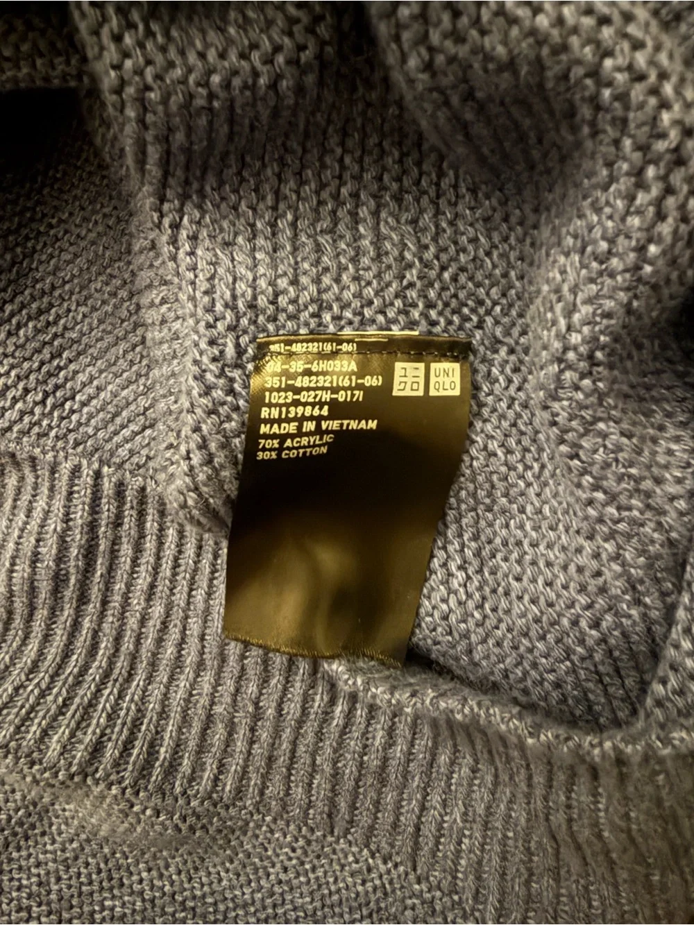 Uniqlo Men's Crewneck Sweater - Navy Blue